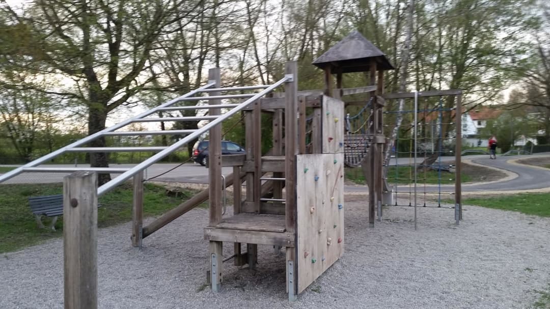 Barres parallèles à Calisthenics Park at Gmainweg, Unterbachern – photo 2 sur 3