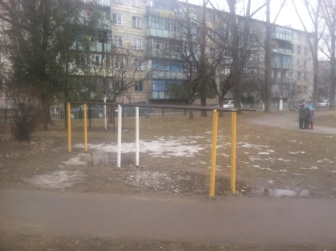 Spalier la Calisthenics Park at Гвардейская улица, Рыбницкий городской совет – fotografia 4 din 4
