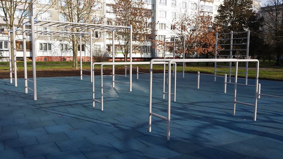 Sbarra per trazioni presso Calisthenics Park at Jasmuižas iela, Rīga – foto 1 di 1