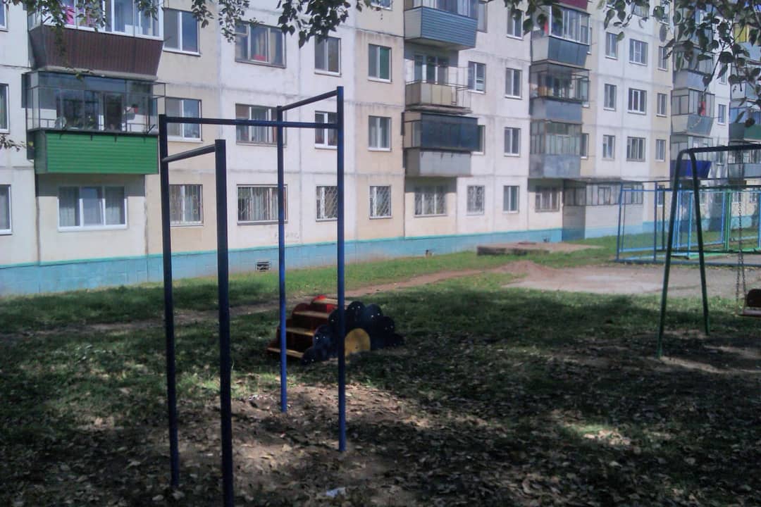 Bare paralele la Calisthenics Park at вулиця Шевченка, Коростишів – fotografia 2 din 3