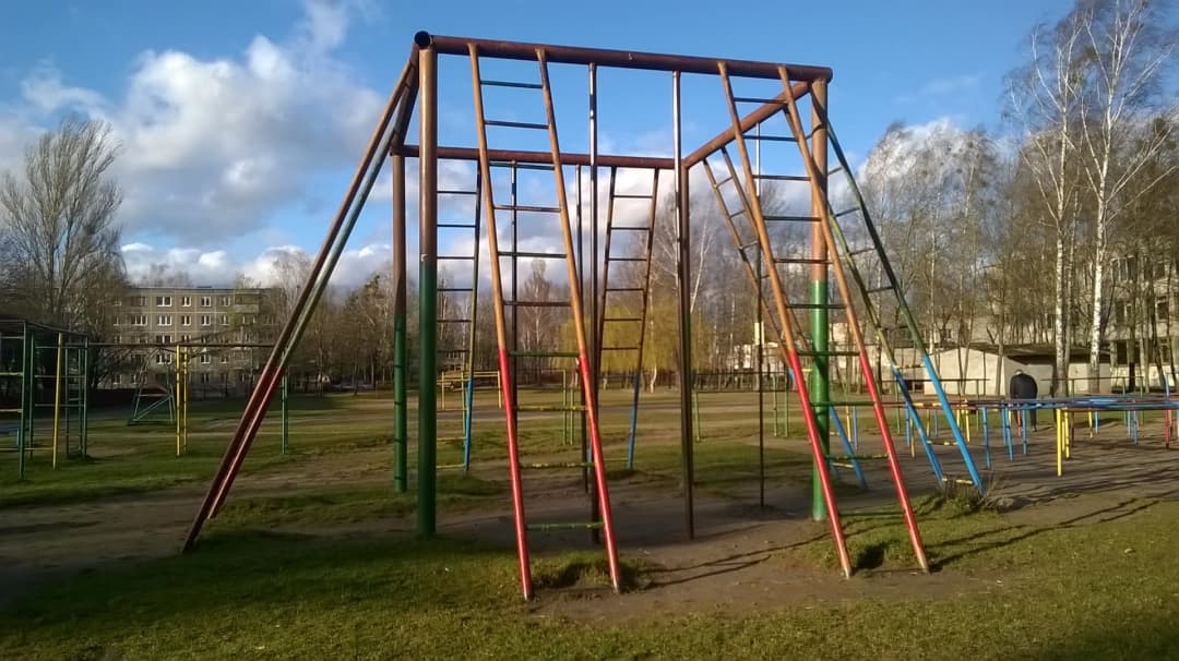 Sbarra per trazioni presso Calisthenics Park at вуліца Рэпіна, Гродна – foto 5 di 5