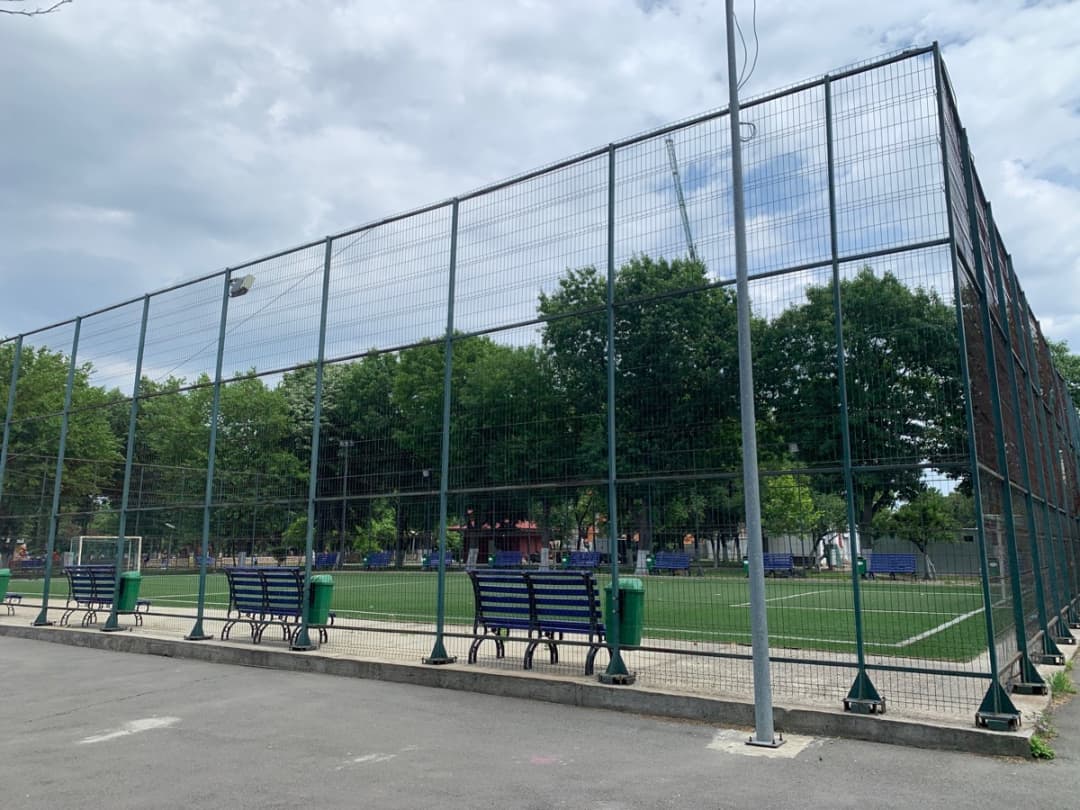 Skieur aérien à Calisthenics Park at Calea Piscului, București #wp3549 – photo 2 sur 4