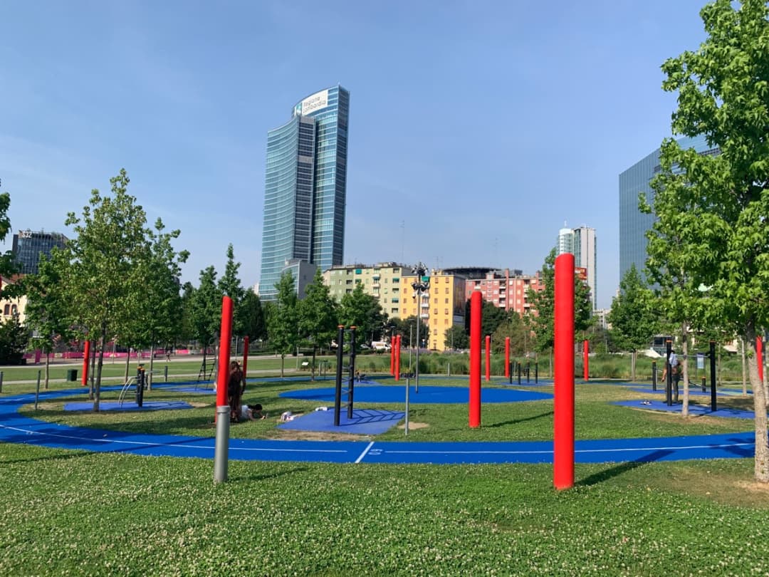 Sbarra per trazioni presso Calisthenics Park at Fitness Area, Milano – foto 4 di 4