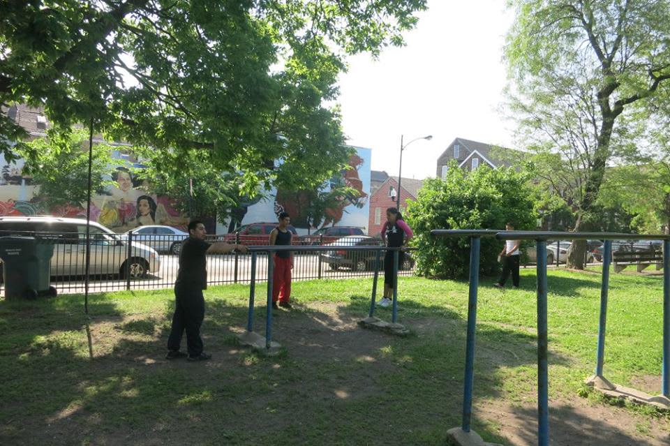 Parallele presso Calisthenics Park at South Wood Street, Chicago – foto 2 di 4