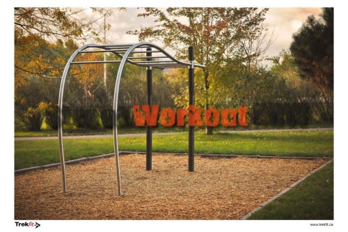 Klimmzugstange bei Calisthenics Park at Avenue Laurier Est, Montréal – Foto 1 von 3