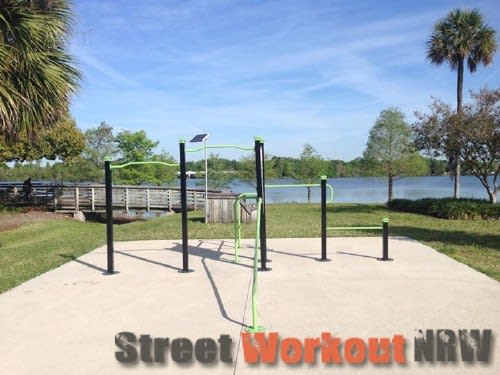 Sbarra per trazioni presso Calisthenics Park at Gaston Edwards Trail, Orlando – foto 1 di 1