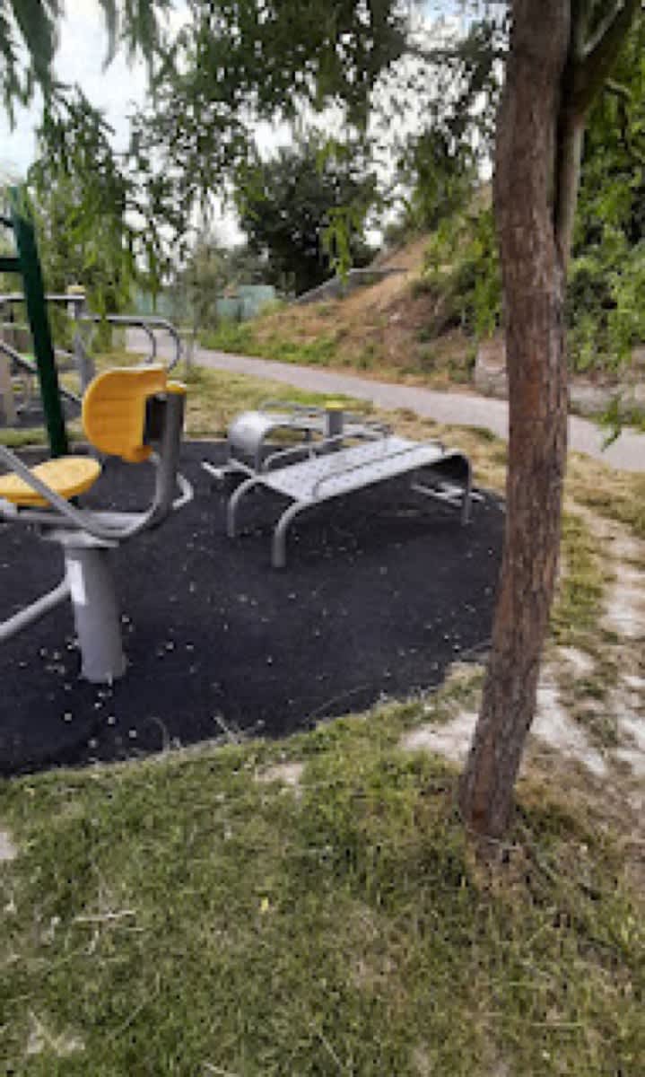 Barres parallèles à Calisthenics Park at Strada Mircea cel Bătrân, Constanța – photo 1 sur 4