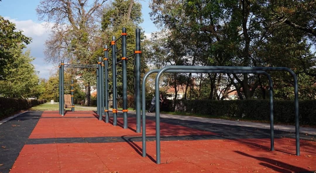 Push Up Bar at Calisthenics Park at Strada Tipografilor, Sibiu – photo 6 of 7