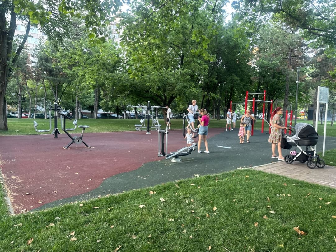 Pull Up Bar at Calisthenics Park at Calea Crângași, București – photo 1 of 1