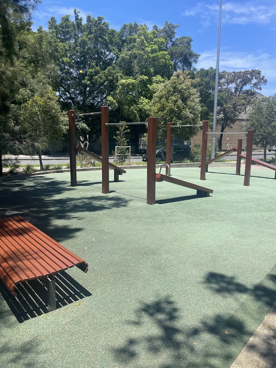 Barre de traction à Calisthenics Park at Euston Road, Sydney – photo 3 sur 6
