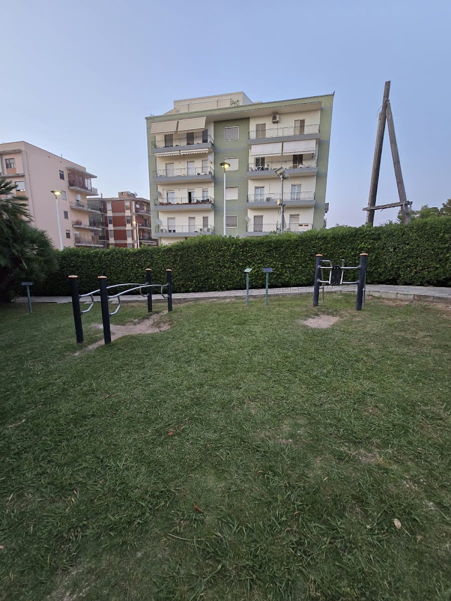 Spalliera presso Calisthenics Park at Viale Europa, Casteddu/Cagliari – foto 3 di 3
