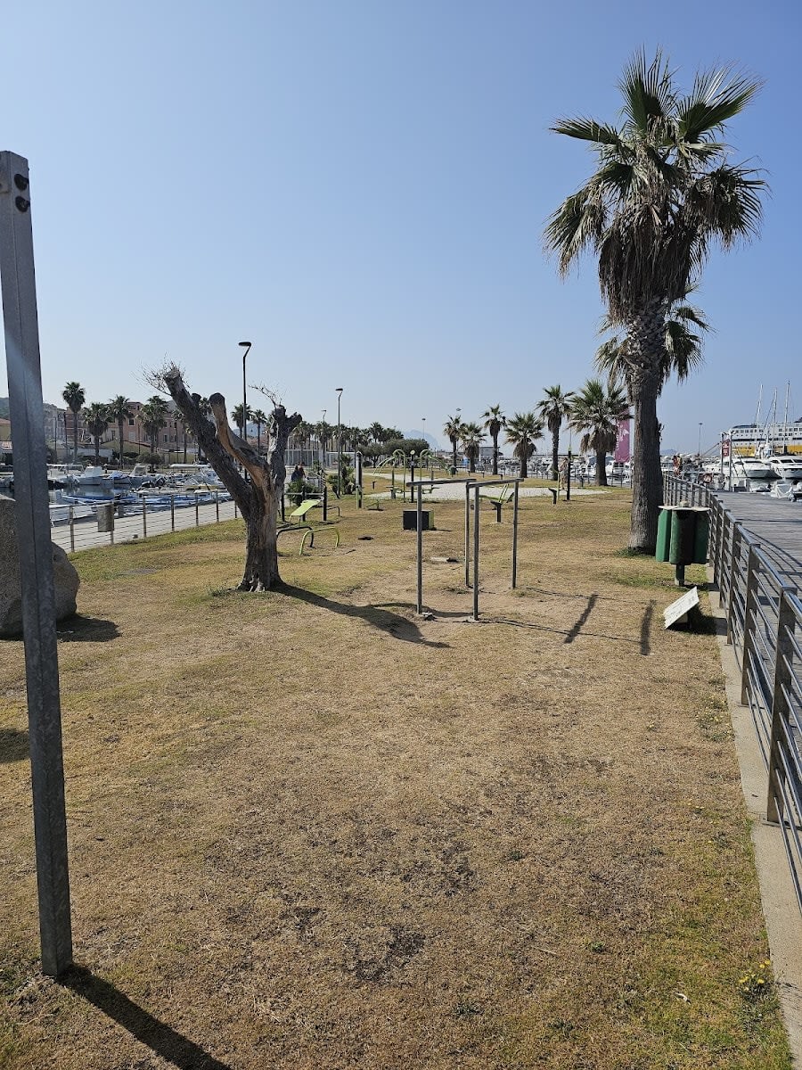 Barren bei Calisthenics Park at Via dei Marinai, Figari/Golfo Aranci – Foto 2 von 2