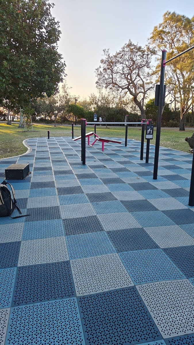Panca per addominali presso Calisthenics Park at Pirate Ship Park (East) Carpark, Sunshine Coast – foto 3 di 4