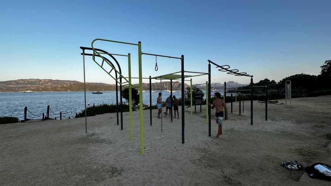 Pull Up Bar at Calisthenics Park at Via Nazionale, Cannigione – photo 1 of 4