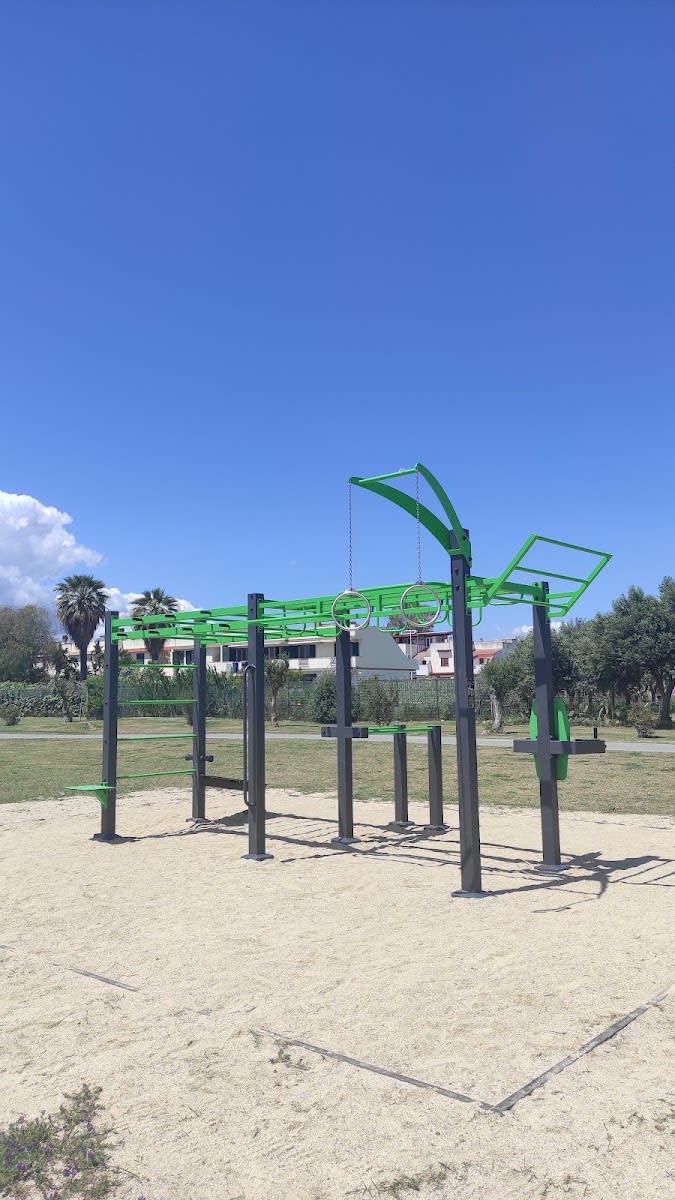 Pull Up Bar at Calisthenics Park at Percorso ciclopedonale Parco di Molentargius, Quartu Sant'Aleni/Quartu Sant'Elena – photo 1 of 3