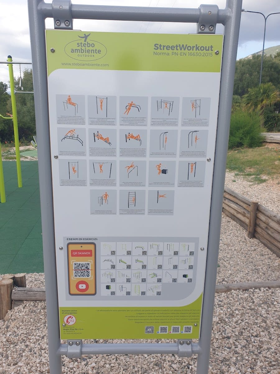 Abs Bench at Calisthenics Park at Via La Favorita, Cala Gonone – photo 4 of 5