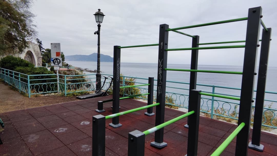 Parallel Gym Bars at Calisthenics Park at Passeggiata Anita Garibaldi, Genova – photo 2 of 3