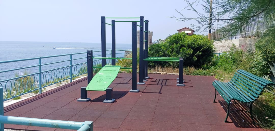 Pull Up Bar at Calisthenics Park at Passeggiata Anita Garibaldi, Genova – photo 1 of 3