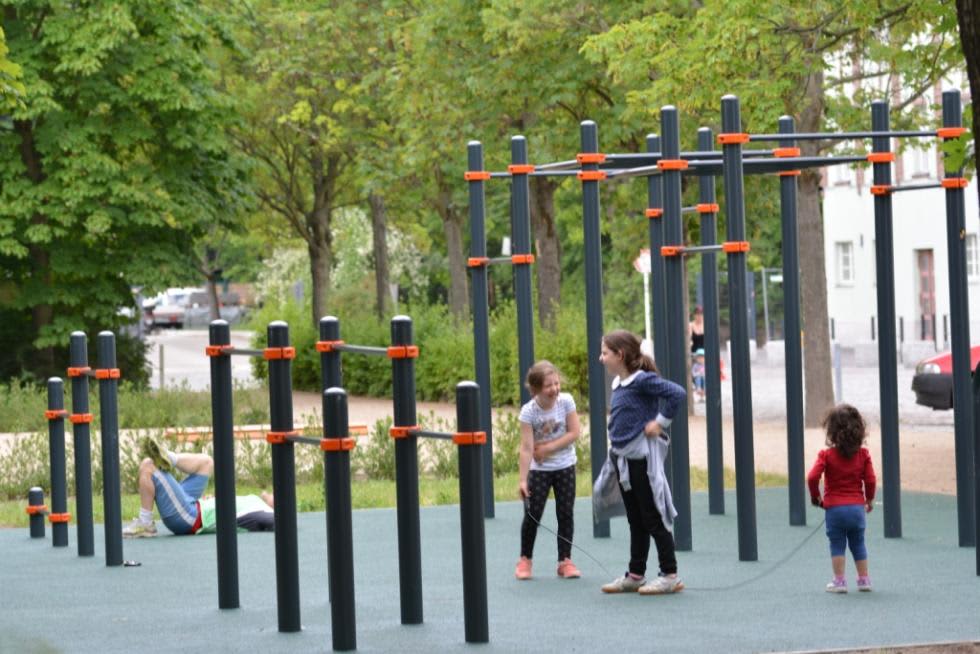 Брусья на площадке Calisthenics Park at Lehrter Straße, Berlin – фото 2 из 2