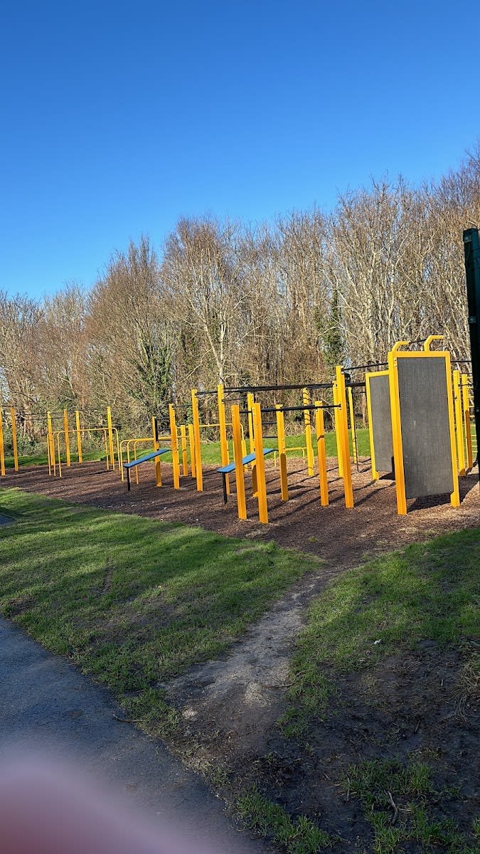 Klimmzugstange bei Calisthenics Park at Limekiln Road, Tallaght – Foto 1 von 5