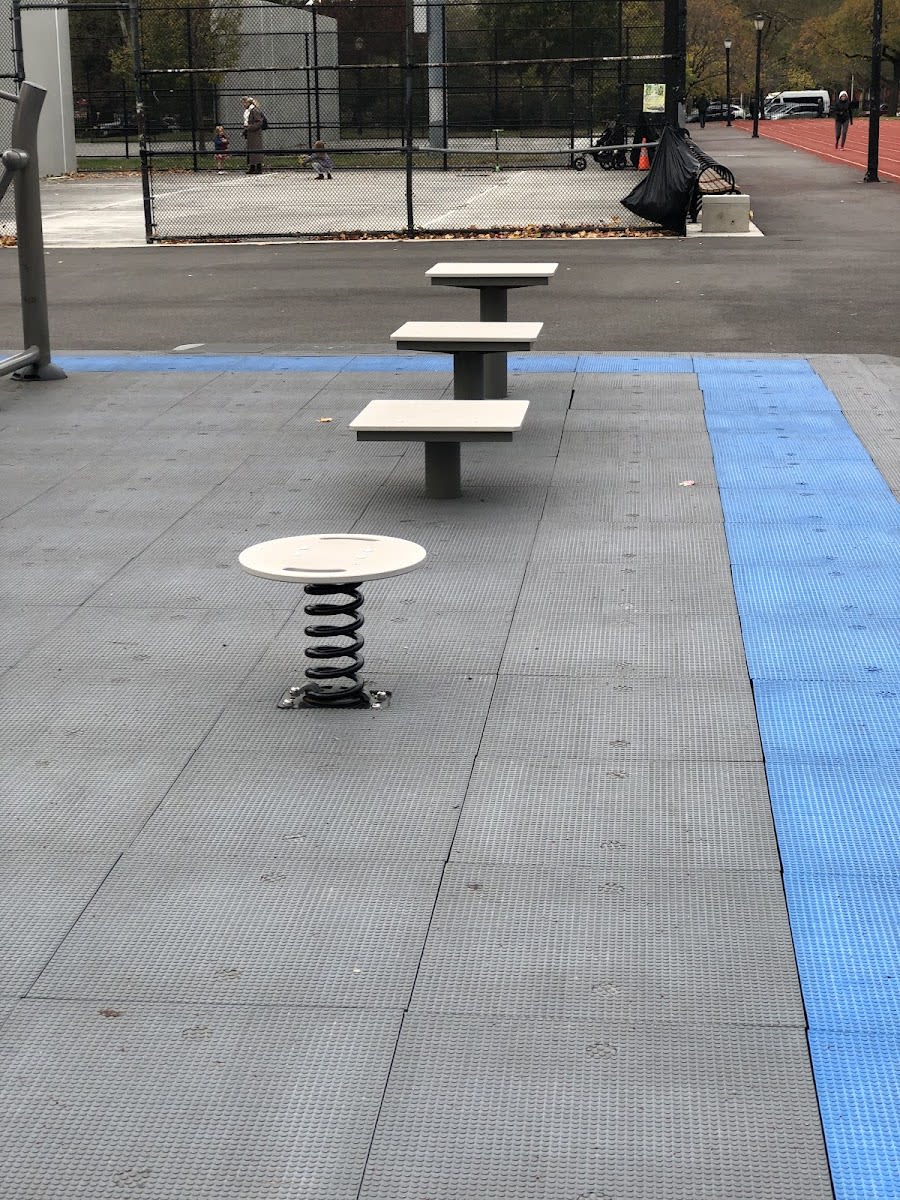 Jump Platform at Calisthenics Park at Bayard Street, New York – photo 3 of 7