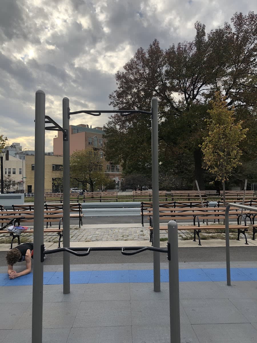 Pull Up Bar at Calisthenics Park at Bayard Street, New York – photo 1 of 7