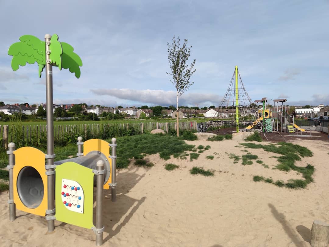 Rope Climb Station at Calisthenics Park at Hudson Road, Dún Laoghaire – photo 5 of 6