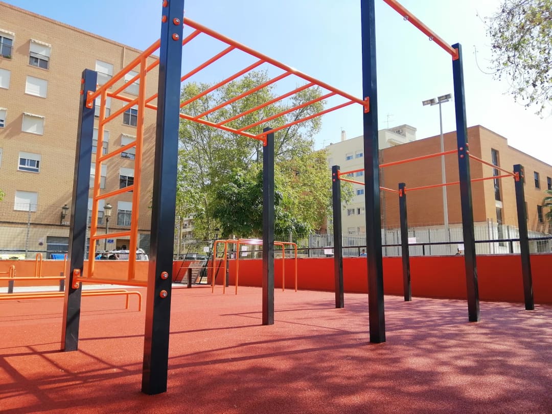 Barra de Dominadas en Calisthenics Park at Carrer d'Alcalà de Xivert, València – foto 7 de 8