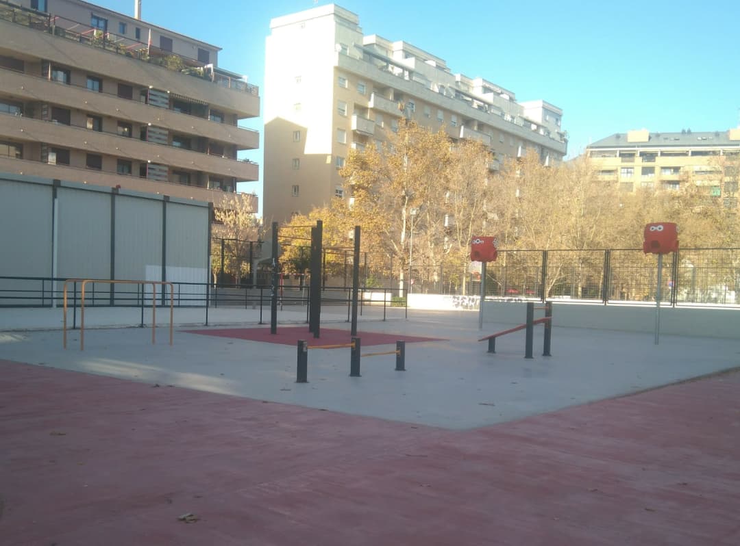 Турник на площадке Calisthenics Park at Carrer de Viver, València – фото 1 из 5