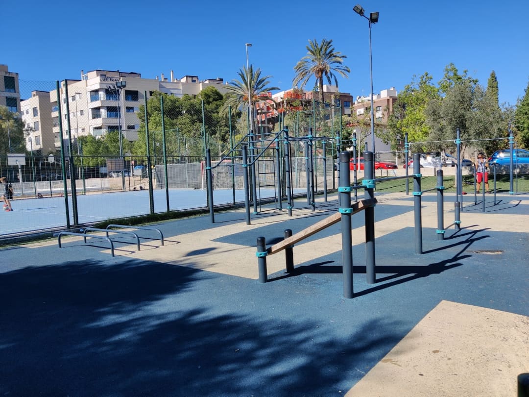 Barra de Dominadas en Calisthenics Park at Carrer dels Àlbers, Sant Joan d'Alacant #wp3923 – foto 1 de 2