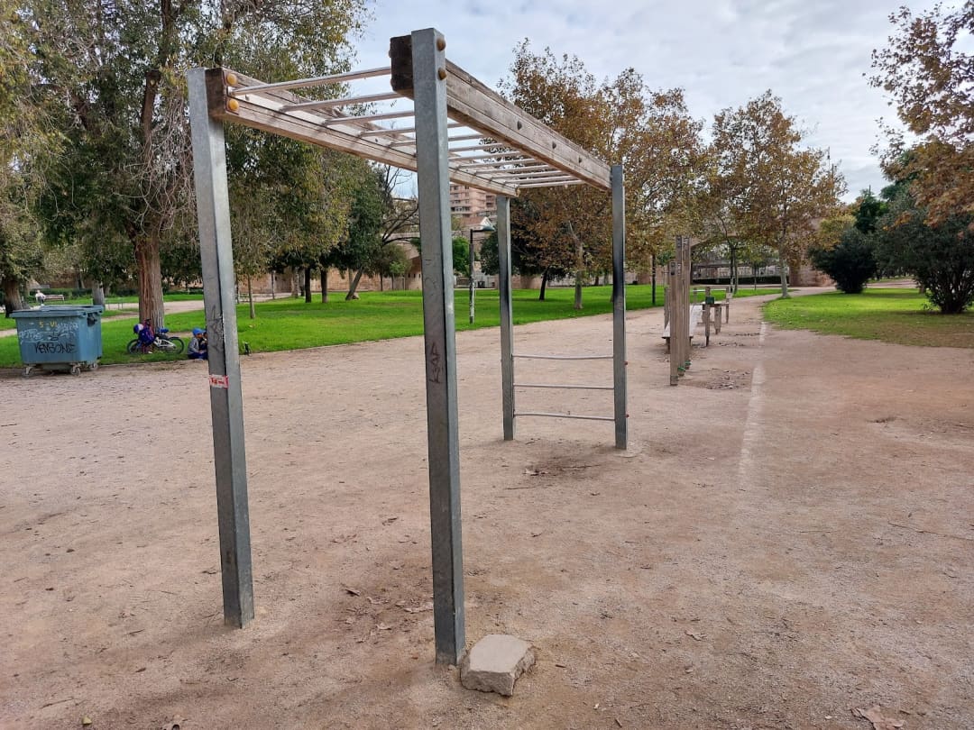 Espalderas en Calisthenics Park at Circuit 5K Jardí del Túria, València – foto 3 de 5
