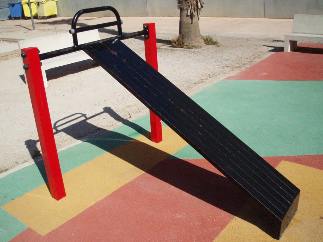Бруси на майданчику Calisthenics Park at Carrer de Castellonet de la Conquesta, València – фото 2 з 3