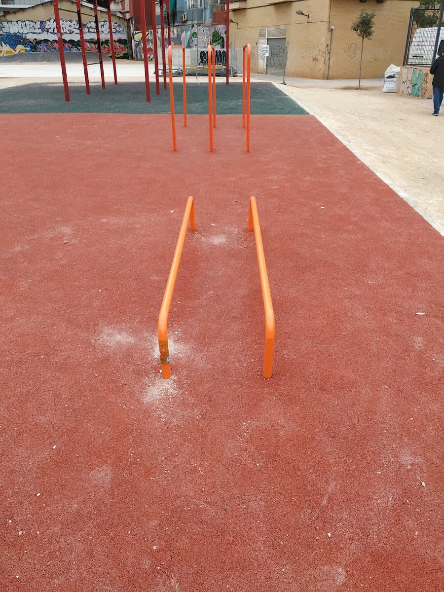 Barras de Mono en Calisthenics Park at Carrer d'Archena, València – foto 4 de 6