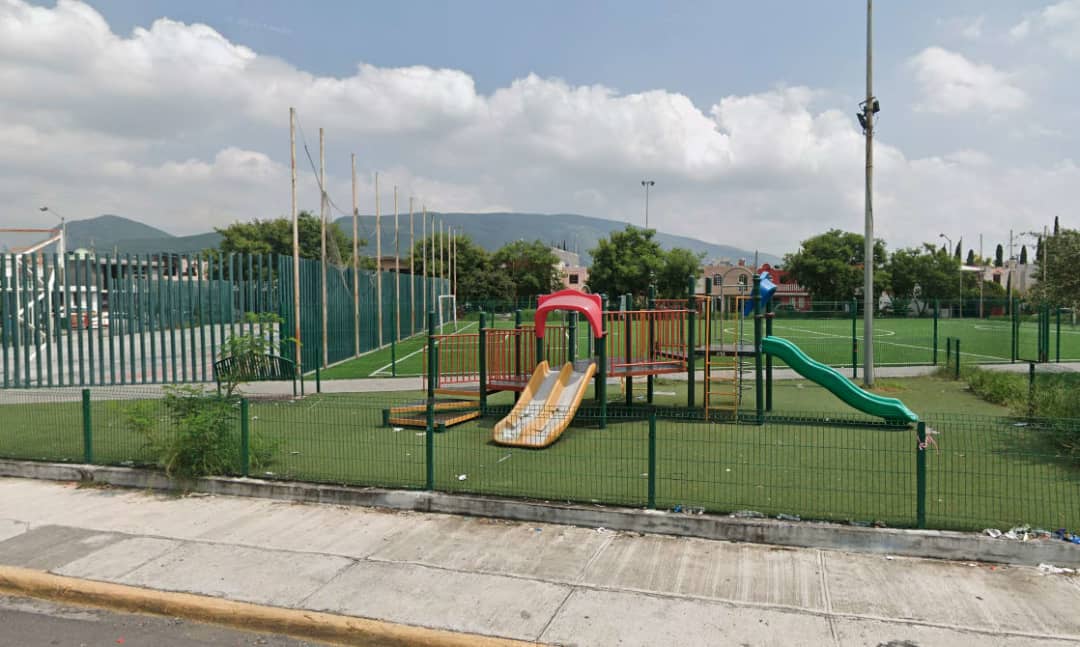 Parallel Gym Bars at Calisthenics Park at Calle Parque Ayotoca, Monterrey #wp3960 – photo 1 of 2