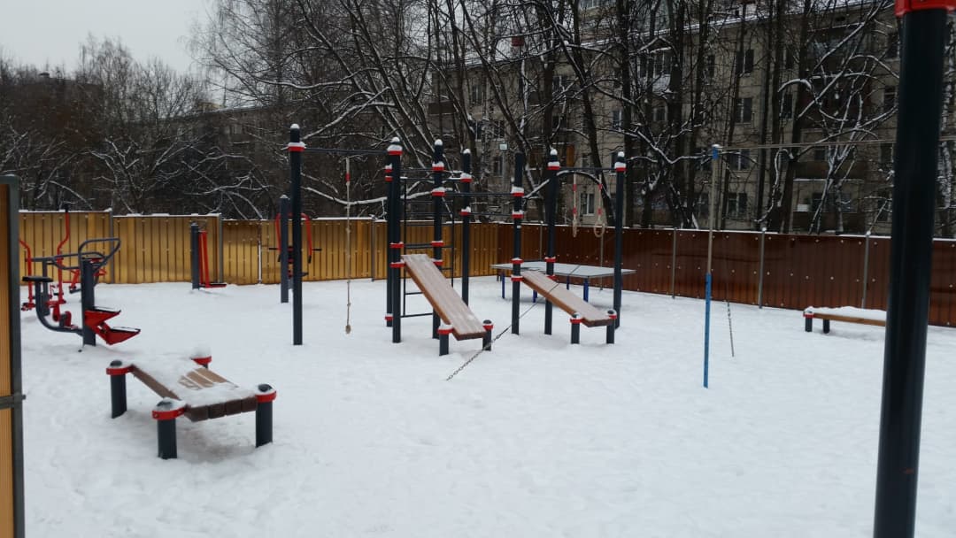 Parallel Gym Bars at Calisthenics Park at улица Каховка, Москва – photo 1 of 3