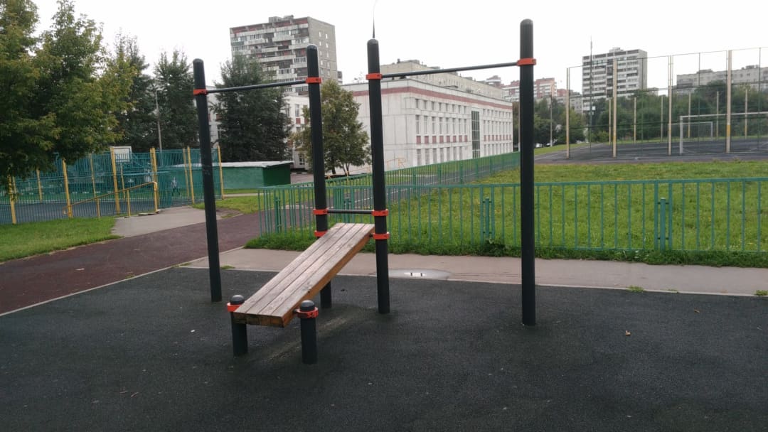 Pull Up Bar at Calisthenics Park at Ставропольская улица, Москва – photo 1 of 5