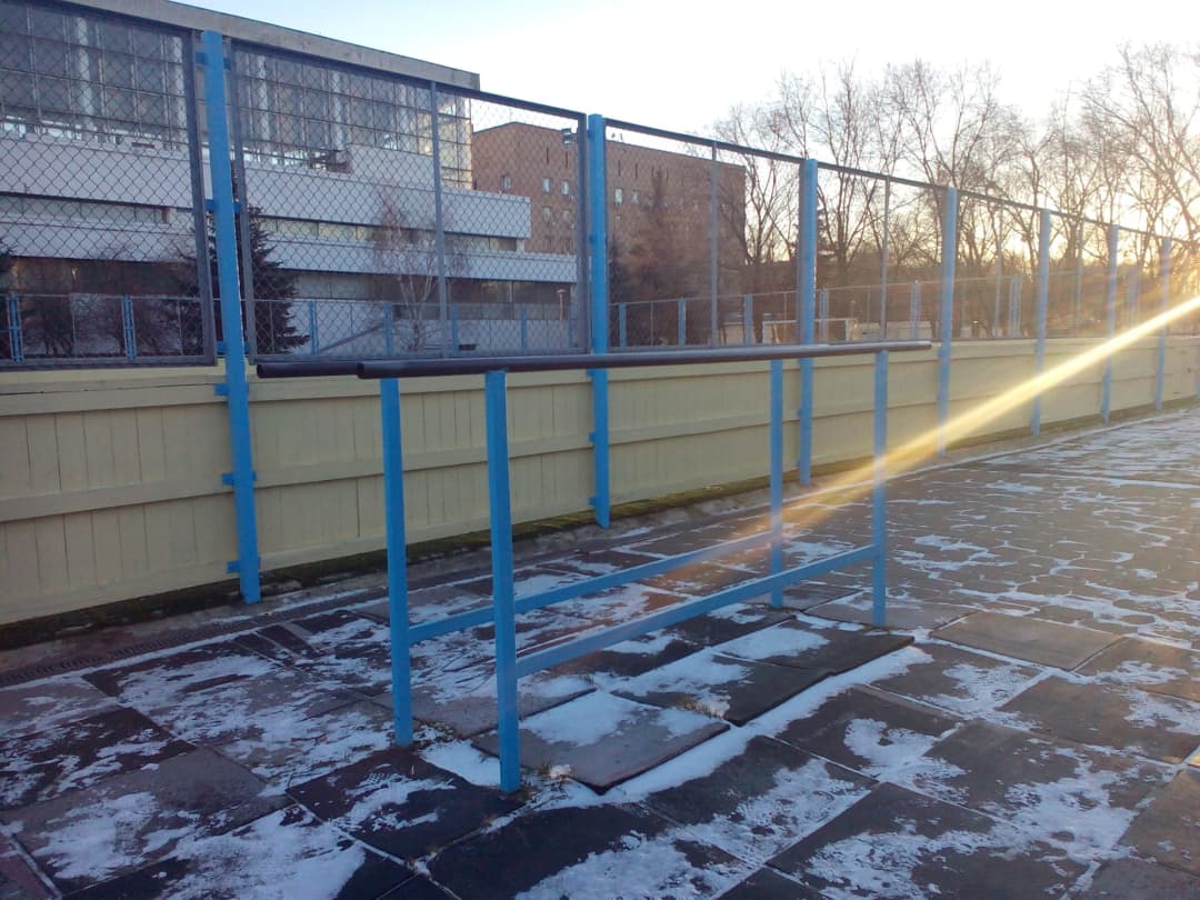 Parallel Gym Bars at Calisthenics Park at Госпитальная набережная, Москва – photo 1 of 5