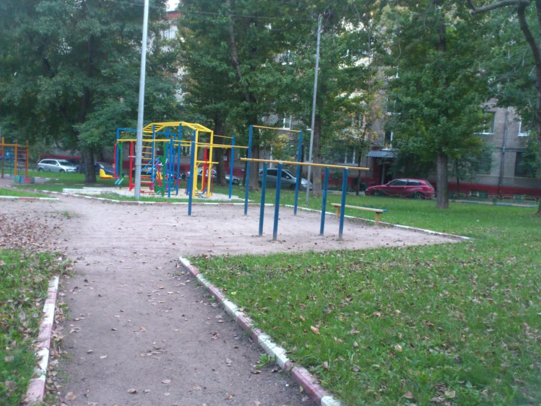 Pull Up Bar at Calisthenics Park at 3-я улица Соколиной Горы, Москва – photo 1 of 3