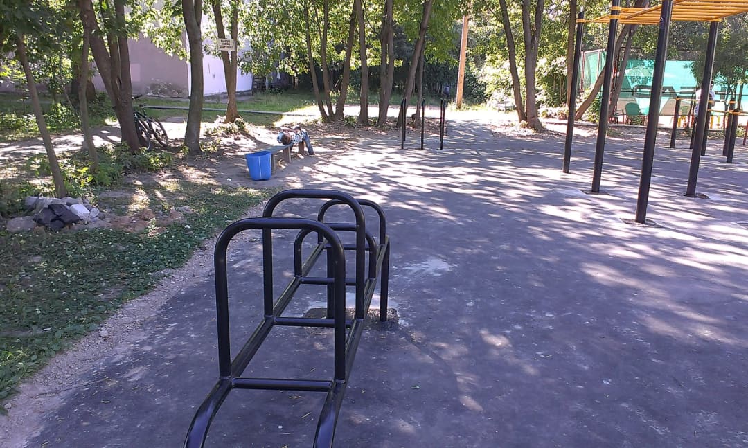 Bară de tracțiuni la Calisthenics Park at Спортивный комплекс «Вымпел», Королёв – fotografia 5 din 6