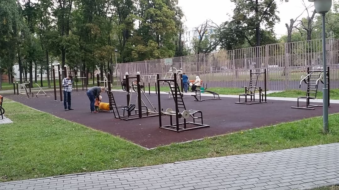 Monkey Bars at Calisthenics Park at Восточная улица, Москва – photo 2 of 2
