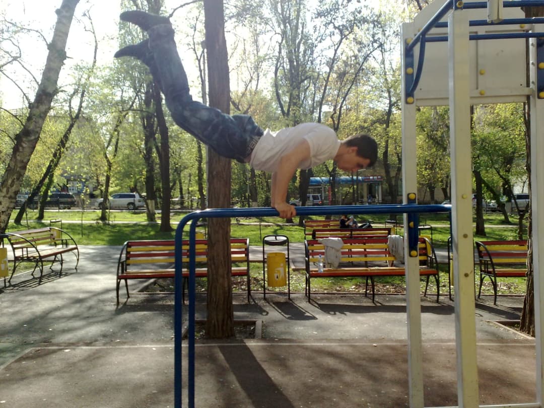 Pull Up Bar at Calisthenics Park at Гагарин даңғылы, Алматы – photo 6 of 6