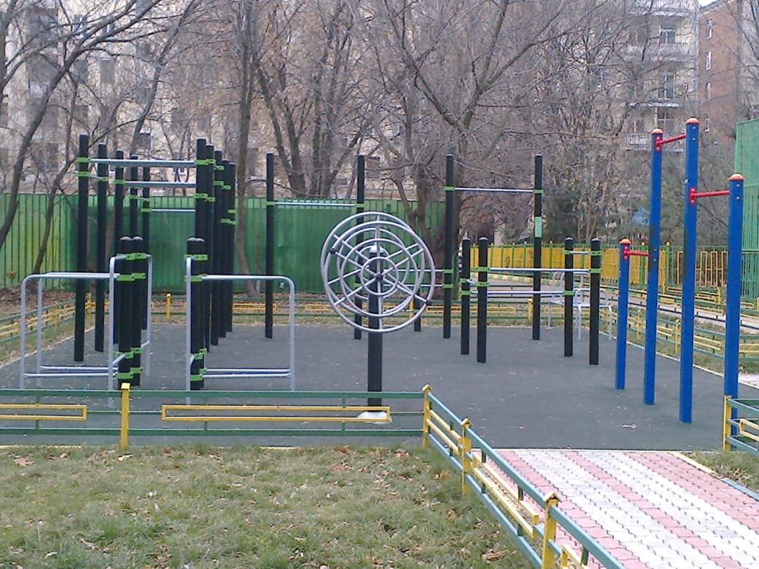 Pull Up Bar at Calisthenics Park at Энергетическая улица, Москва – photo 1 of 3