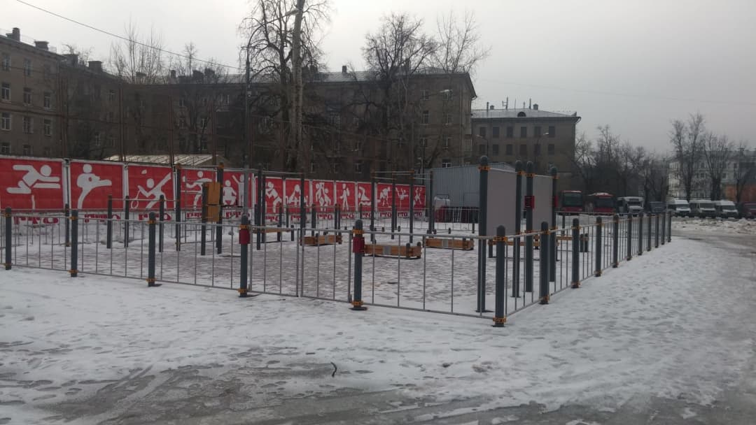 Parallel Gym Bars at Calisthenics Park at Спортивный комплекс «Родина», Химки – photo 1 of 8
