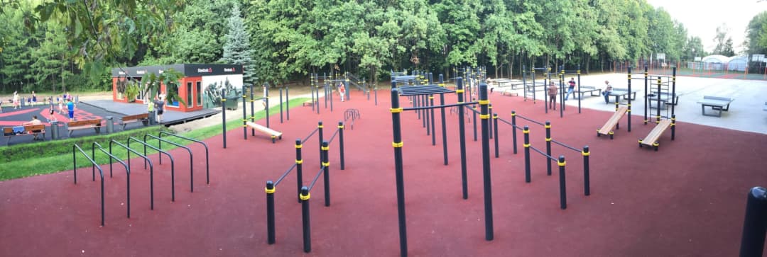 Pull Up Bar at Calisthenics Park at аллея Солдат, Москва – photo 1 of 7