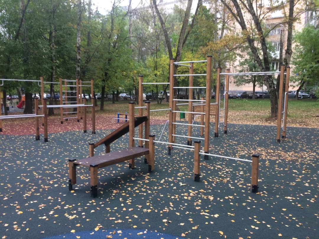 Wall Bars at Calisthenics Park at улица Марии Ульяновой, Москва – photo 2 of 3