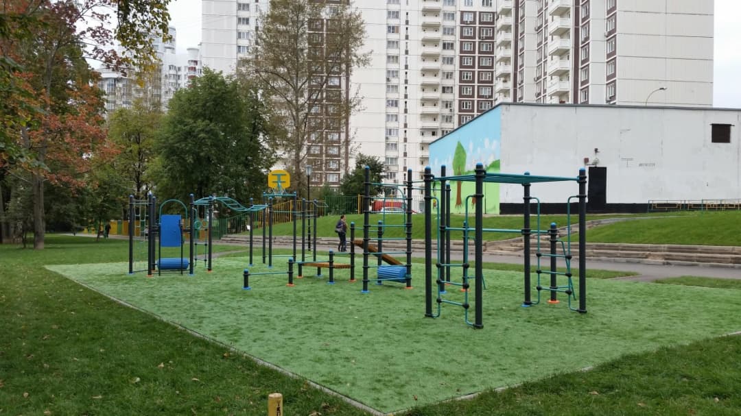 Pull Up Bar at Calisthenics Park at Пролетарский проспект, Москва – photo 1 of 2