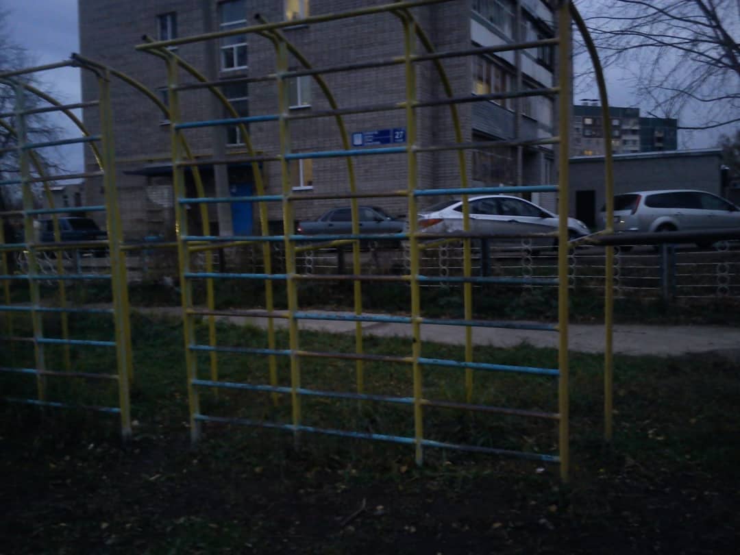 Monkey bar presso Outdoor Gym in ЗЯБ, Набережные Челны – foto 2 di 4