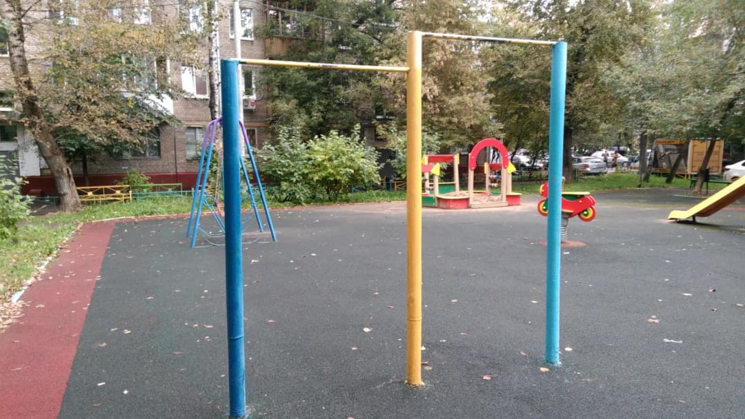 Pull Up Bar at Outdoor Gym in район Текстильщики, Москва – photo 1 of 2