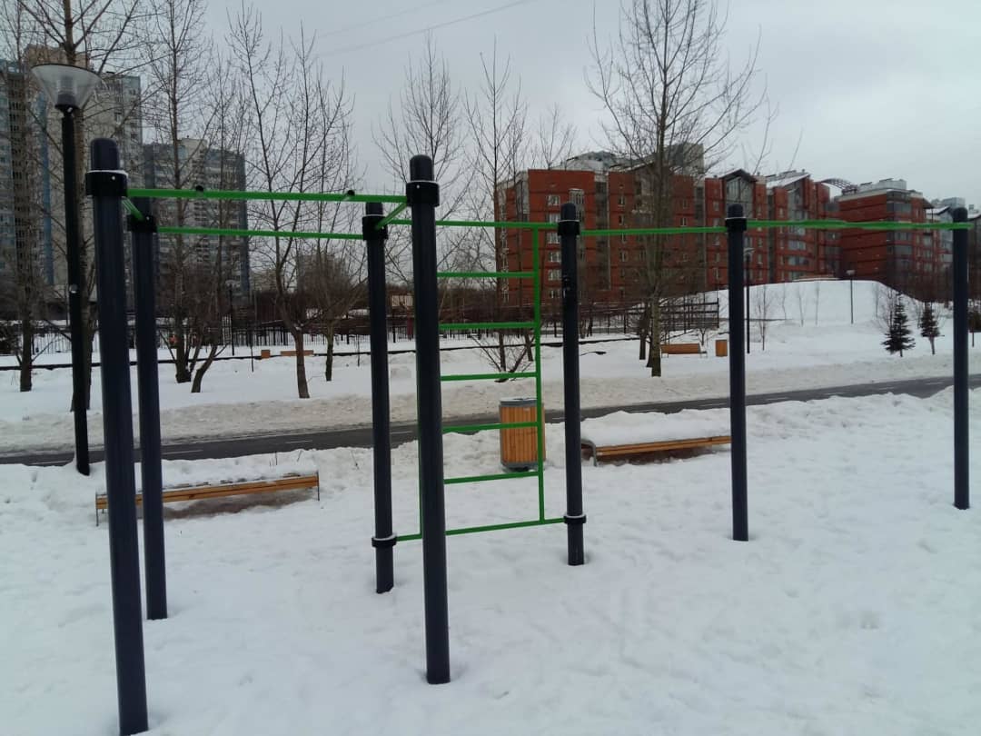 Abs Bench at Calisthenics Park at улица Удальцова, Москва #wp2020 – photo 5 of 7