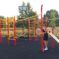 Calisthenics Park at Aleje Jerozolimskie, Warszawa - thumbnail 4